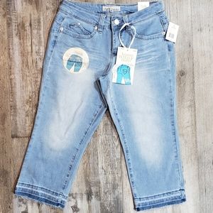 NWT Royalty Wanna betta butt Crops Size 4